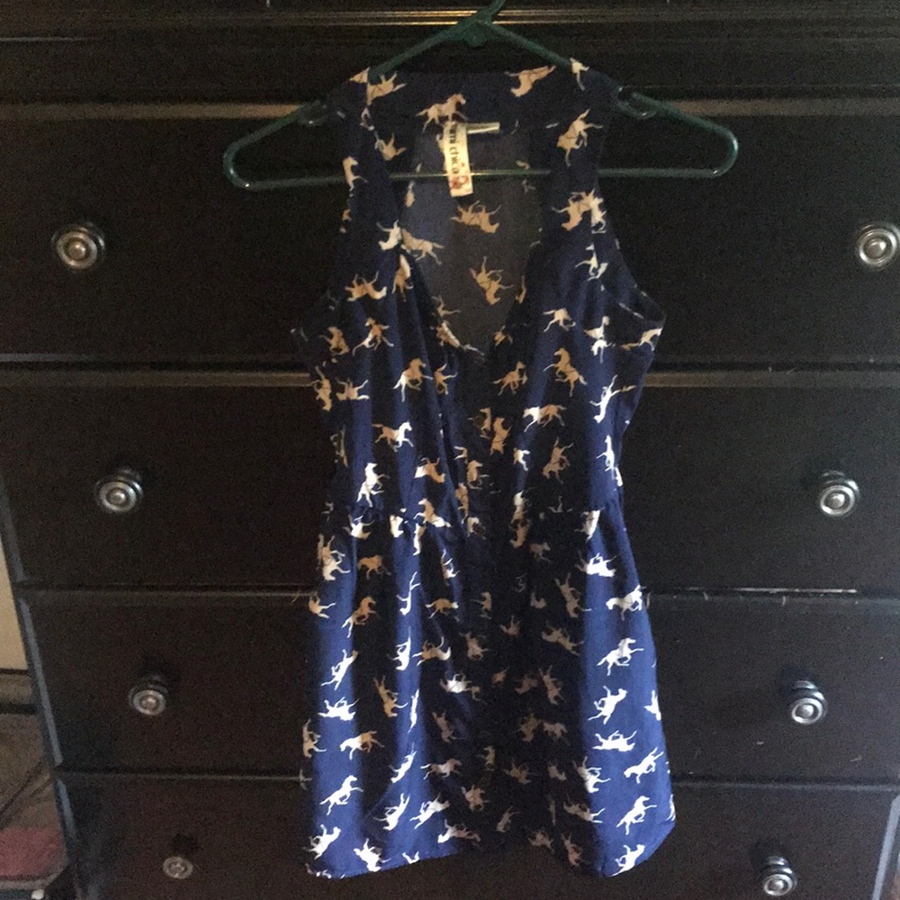 Dress. - Picture 2 of 4